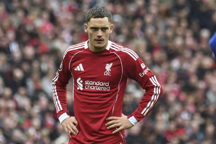 Κιν και Νέβιλ έστησαν στον τοίχο τον Βιρτς: “Κοστίζει πάνω από 113 εκατ. ευρώ αλλά έμοιαζε με μικρό παιδί στο χορτάρι”