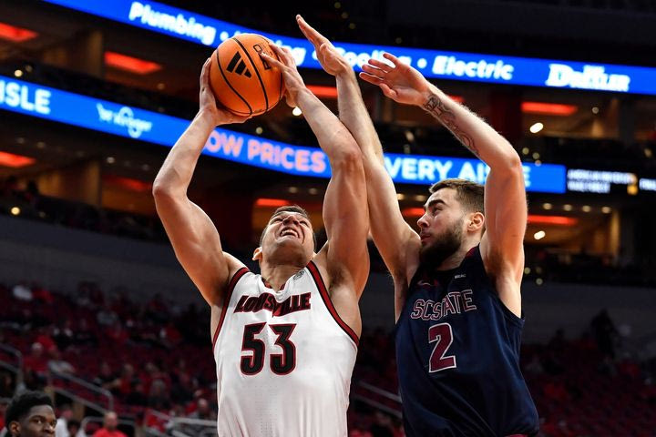 To NCAA ξεκίνησε: Αυτά έκανε στο ντεμπούτο του ο Βαγγέλης Ζούγρης