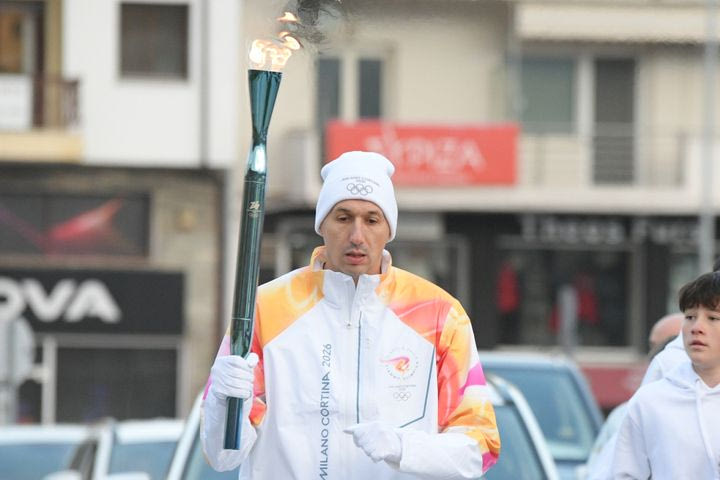 Ο Δημήτρης Διαμαντίδης μετέφερε την Ολυμπιακή Φλόγα στην Καστοριά