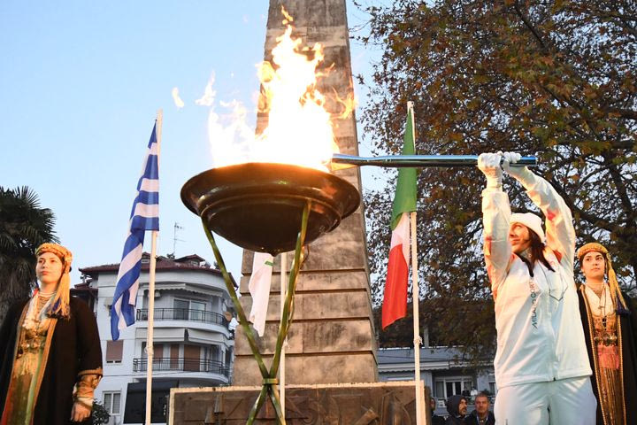 Στη Νάουσα έφτασε η Ολυμπιακή Φλόγα συνεχίζοντας το ταξίδι στην Ελλάδα