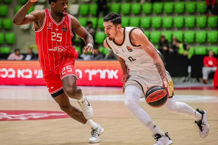 Ο Νάντο ντε Κολό έχει πάρει φωτιά: Τα δύο μεγάλα ματς και οι 52/52 βολές στη σεζόν