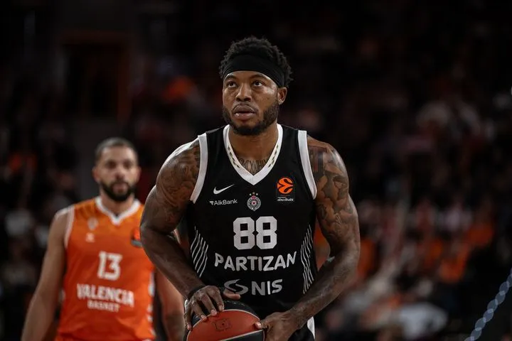 Βαλένθια – Παρτίζαν 86-73: Οι Ισπανοί λύγισαν τους Σέρβους του Τζόουνς και έπιασαν την Χάποελ στην κορυφή της EuroLeague