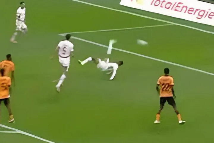 Ελ Κααμπί: Ο επιθετικός του Ολυμπιακού πέτυχε δεύτερο γκολ με ανάποδο ψαλιδάκι σε τρεις αναμετρήσεις στο Copa Africa