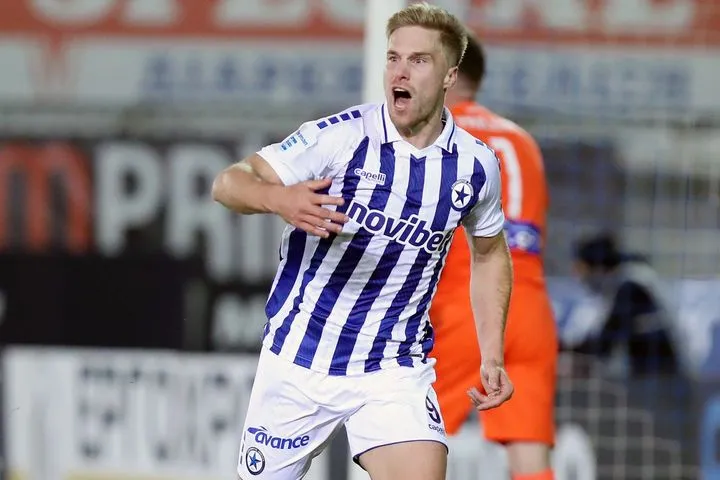 Η εύστοχη εκτέλεση πέναλτι του Φαν Βέερτ για το 2-0 και τη μεγάλη νίκη του Ατρομήτου