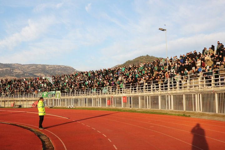 Καβάλα – Παναθηναϊκός: Φίλαθλος ένιωσε αδιαθεσία κατά τη διάρκεια του αγώνα και μετέβη με ασθενοφόρο στο νοσοκομείο της πόλης