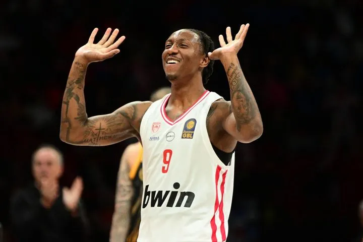 Ο Σέιμπεν Λι ετοιμάζει βαλίτσες για να γυρίσει στην Τουρκία – Η συμφωνία του Ολυμπιακού για τον Αμερικανό