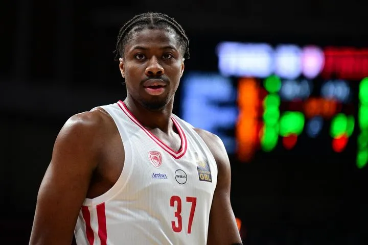 Και ιταλική ομάδα στο παιχνίδι για τον Κώστα Αντετοκούνμπο