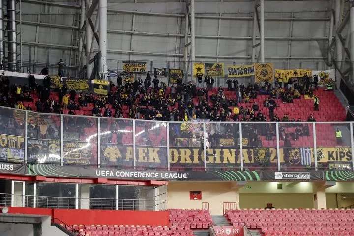 ΑΕΚ: Πήραν θέση στην έδρα της Σαμσουνσπόρ οι πρώτοι οπαδοί της Ένωσης