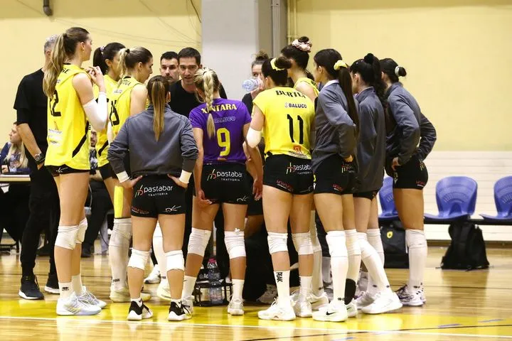 Βαλεφόλια – ΑΕΚ 3-1: Αποκλεισμός στο χρυσό σετ για τις κιτρινόμαυρες