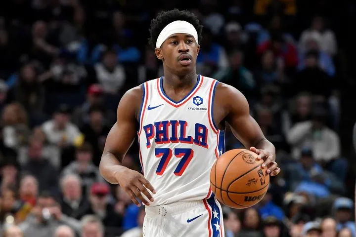 Γκρίζλις – Σίξερς 136-139: Ο Ετζεκόμπι λύτρωσε τη Φιλαδέλφεια με τρίποντο 2 δευτερόλεπτα πριν τη λήξη της παράτασης