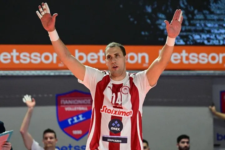 ΠΑΟΚ – Ολυμπιακός 1-3: Ερυθρόλευκη κυριαρχία και πρώτος τίτλος της σεζόν με σούπερ Ατανασίεβιτς