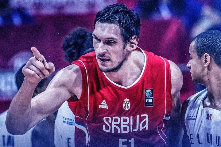 Ο Μπόμπαν Μαριάνοβιτς γύρισε στα παρκέ για ομάδα-έκπληξη