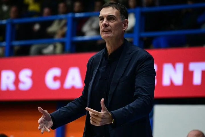 Μπαρτζώκας για το φραστικό επεισόδιο με οπαδό: “Μου προκαλεί αηδία να με βρίζει χυδαία ένας μεγάλος σε ηλικία άνθρωπος, με τρία-τέσσερα παιδάκια δίπλα του”