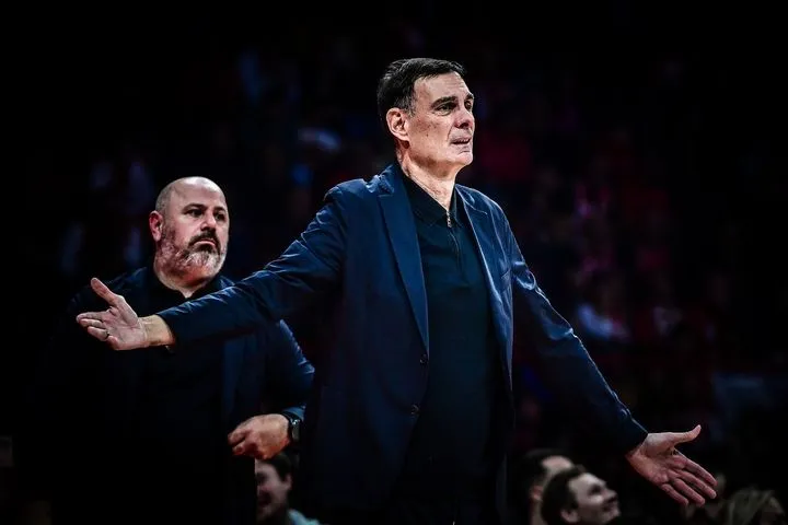 Μπαρτζώκας: “Δεν ξεχάσαμε να παίζουμε μπάσκετ, στο χέρι μας είναι να γυρίσουμε την κατάσταση” – Τι είπε για Λαρεντζάκη