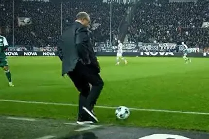 Η αποτυχημένη προσπάθεια του Μπενίτεθ να κάνει κοντρόλ