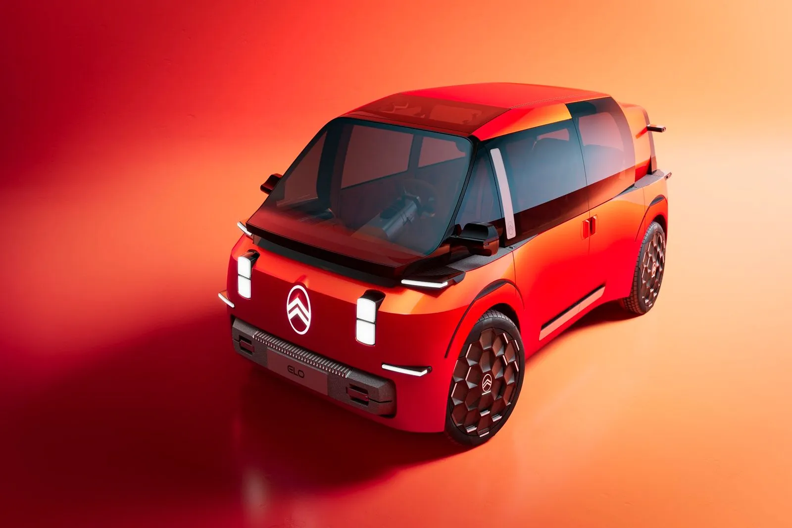 Το ELO είναι το πρωτότυπο της Citroen με φουσκωτά στρώματα για ύπνο και το έξυπνο εσωτερικό έως και για 6 επιβάτες