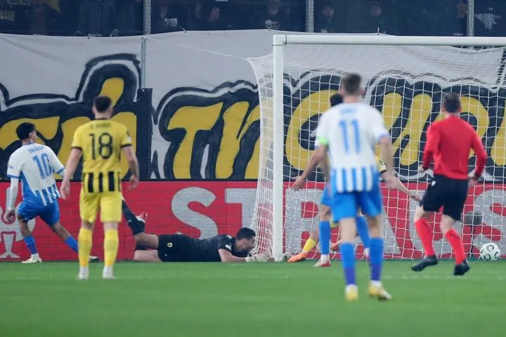 Ο Μπαϊαράμ σόκαρε την OPAP Arena με κοντινό πλασέ μετά την απόκρουση του Στρακόσα για το 1-0 της Κραϊόβα