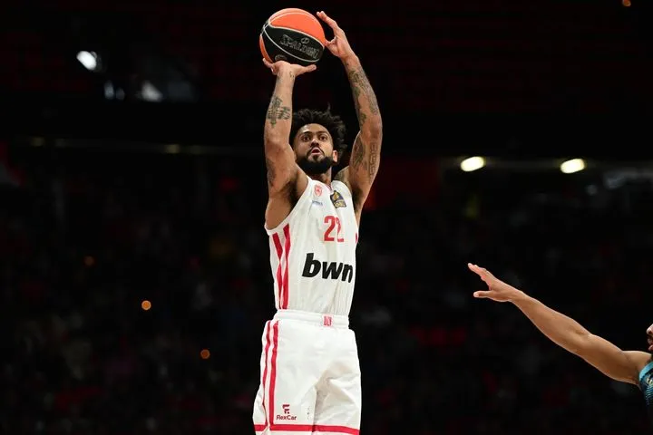 Τρία εύστοχα τρίποντα του Ντόρσεϊ σε 1’20”στο ξεκίνημα της τρίτης περιόδου