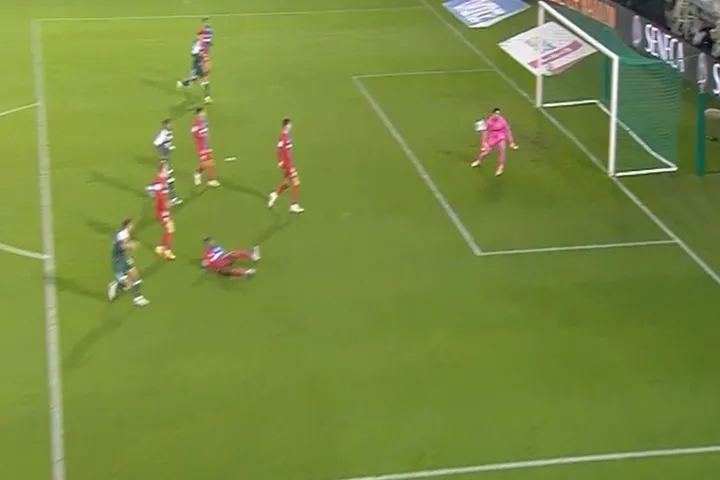 Ο Ντέσερς με υπέροχη ατομική ενέργεια και τελείωμα έκανε το 1-0 για τον Παναθηναϊκό