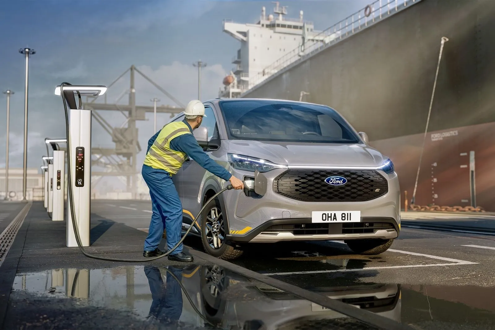 Τώρα το Ford E-Transit Custom με ακόμα μεγαλύτερη αυτονομία και ταχύτερη φόρτιση