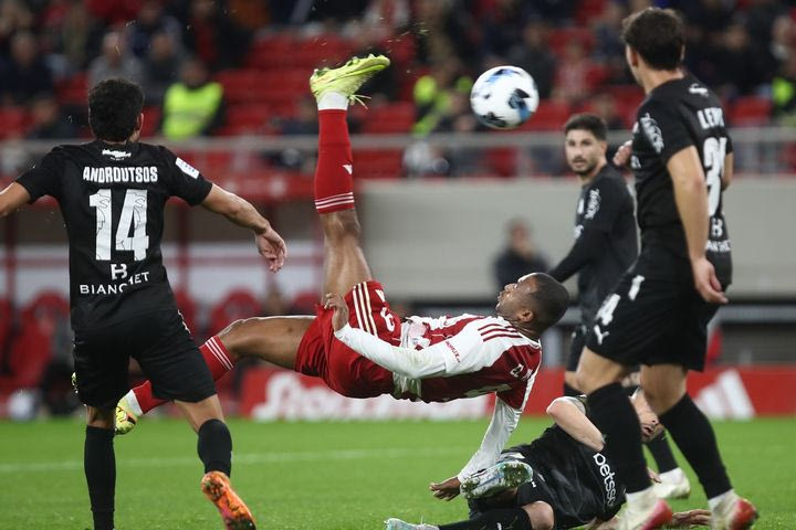 Ολυμπιακός – ΟΦΗ: Το μοναδικό καρέ με το απίστευτο ψαλίδι του Ελ Κααμπί