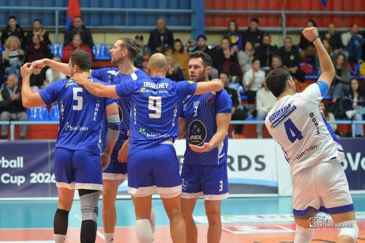 Φοίνικας Σύρου – Σομόν 3-2: Τεράστια νίκη με Τρούχτσεφ, Βαν Ντεν Ντρις στους 32 του Challenge Cup