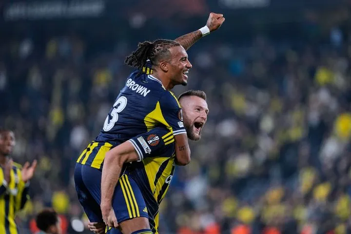 Ευρωπαϊκό παρολί με γκολ στο 33.90