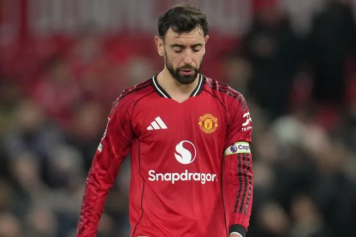 Πυρά Φερνάντες κατά διοίκησης: “Με πλήγωσε που δεν είχαν πρόβλημα να φύγω, στην Αγγλία ο ποδοσφαιριστής μετά τα 30 είναι σαν τα έπιπλα”