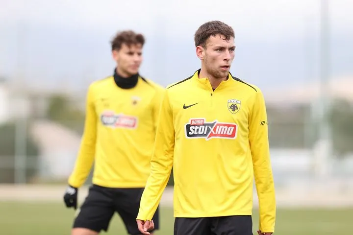 ΑΕΚ: Πρώτη γεύση από Γκεοργκίεβ στο γιορτινό φιλικό με την Κ19 στα Σπάτα, οι παίκτες είπαν τα κάλαντα με τα παιδιά