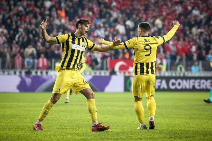 Ώρα 8αδας με Combo και κάρτες