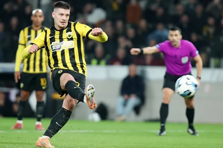 Ο Γιόβιτς έστειλε την μπάλα ψηλά από την άσπρη βούλα σε πέναλτι που κέρδισε ο Πενράις