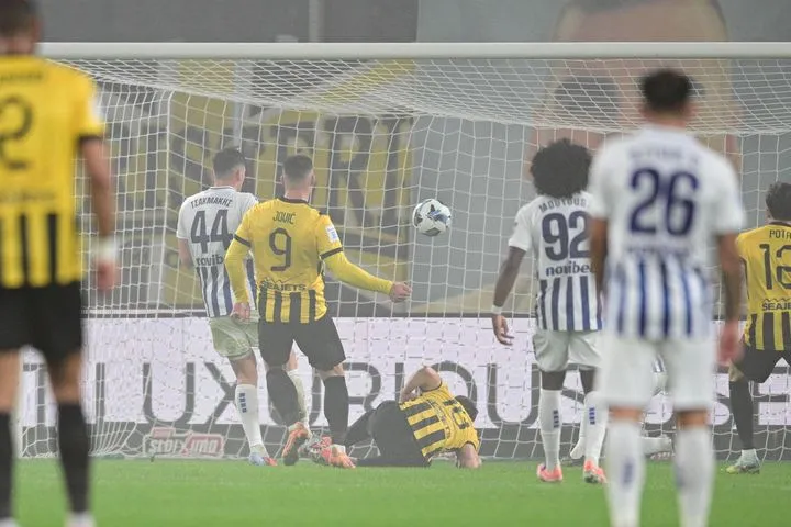 Ο Γιόβιτς πέτυχε ντοπιέτα για το 3-0 και γνώρισε την καθολική αποθέωση από τους φιλάθλους της ΑΕΚ