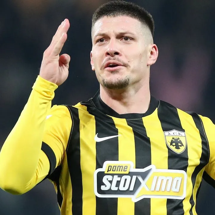 Μία ομάδα, μια πίστη, μία κορυφή