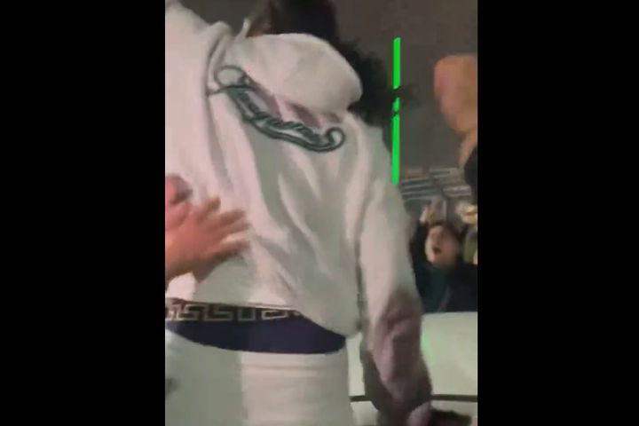 Απίστευτη τρέλα Λεσόρ: Βγήκε από το αυτοκίνητο και τραγουδούσε σε έκσταση “βουντού-βουντού” μαζί με τον κόσμο του Παναθηναϊκού