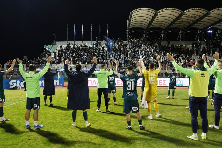 Ο Βρούτσης ανακοίνωσε έργα στο γήπεδο του Λεβαδειακού, Λάμπρος Κατσώνης, ύψους 500 χιλιάδων ευρώ παρουσία Γιάννη Κομπότη