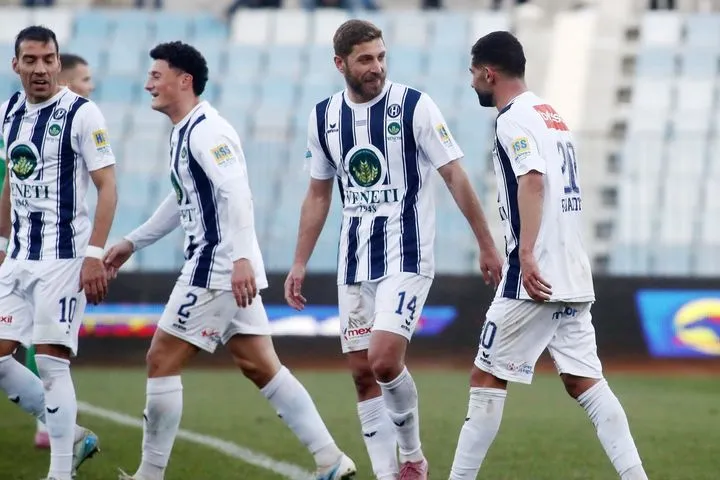 Super League 2: Νίκησε και παραμένει πρώτος ο Ηρακλής, στο κατώπι του η Αναγέννηση, έβδομο σερί τρίποντο ο Πανιώνιος