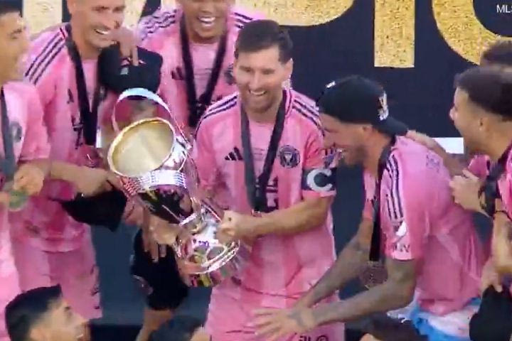 Ίντερ Μαϊάμι: Το VIDEO με την απονομή του τροπαίου του MLS Cup στον Λιονέλ Μέσι