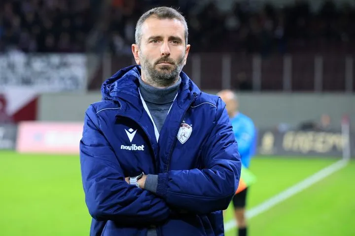 Μαλεζάς: “Παρά τα όσα άκουγαν τα παιδιά έμειναν συγκεντρωμένα, τους ανήκει 100% το θετικό αποτέλεσμα”