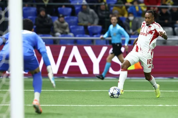 Από το μάτι της βελόνας: Ο Μαρτίνς με τρομερή έμπνευση άνοιξε το σκορ για τον Ολυμπιακό στην παγωμένη Αστάνα