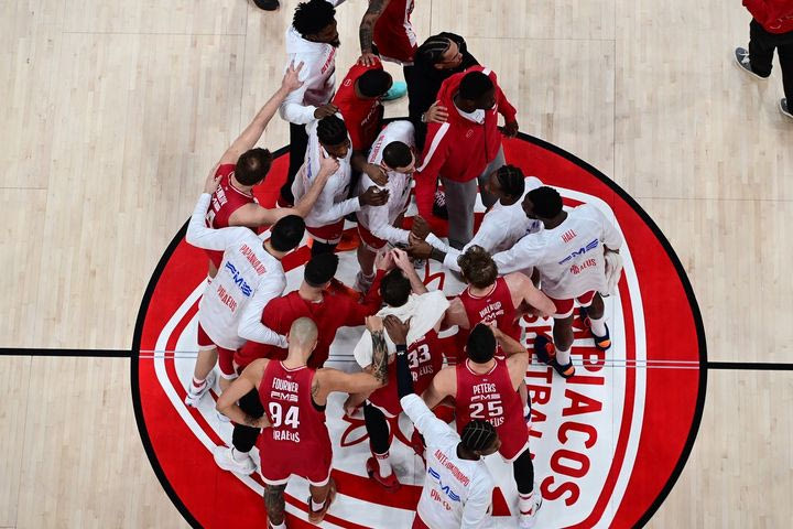 Ο Ολυμπιακός αλλάζει ή βουλιάζει