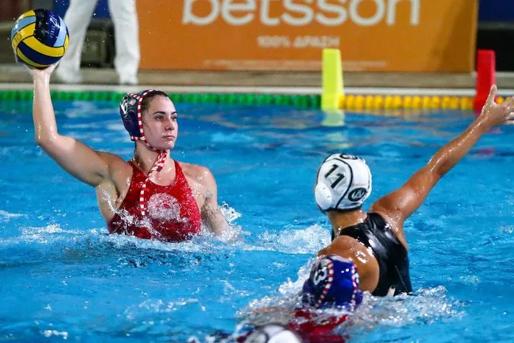 LIVE ο εμφύλιος του Ολυμπιακού με τον Άλιμο ΝΑΣ Betsson για το Champions League πόλο γυναικών