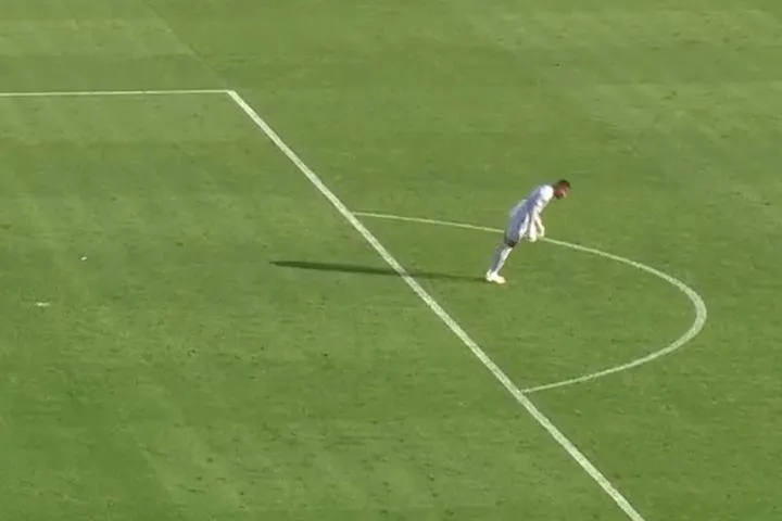 Πάγωσε ο χρόνος στο Ισημερινή Γουινέα – Σουδάν: Κατέρρευσε στον αγωνιστικό χώρο ο τερματοφύλακας Μονγκέντ Ελνέελ