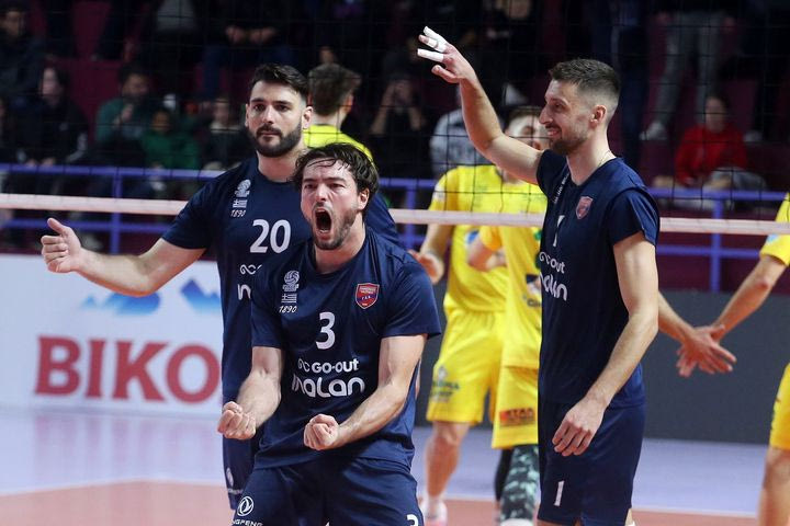 Volley League ανδρών: Τρίποντη ανάσα για τον Πανιώνιο, με νίκη αποχαιρέτησε τη Σύρο για το 2025 ο Φοίνικας