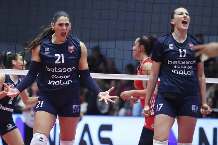 Ολυμπιακός – Πανιώνιος Betsson 2-3: Ο Ιστορικός πήρε τη ματσάρα κόντρα στις ερυθρόλευκες και κατέκτησε το Super Cup βόλεϊ γυναικών