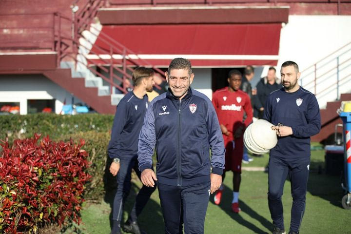 Ο Σάββας Παντελίδης έπιασε δουλειά στην ΑΕΛ Novibet, το επιτελείο που θα τον πλαισιώνει