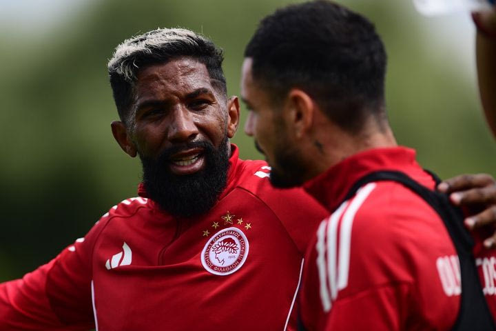 Ολυμπιακός: Μήνυμα αγάπης του Ροντινέι στον Καμπελά – “Μέγιστος σεβασμός για σένα, είσαι κομμάτι της οικογένειας του Ολυμπιακού”