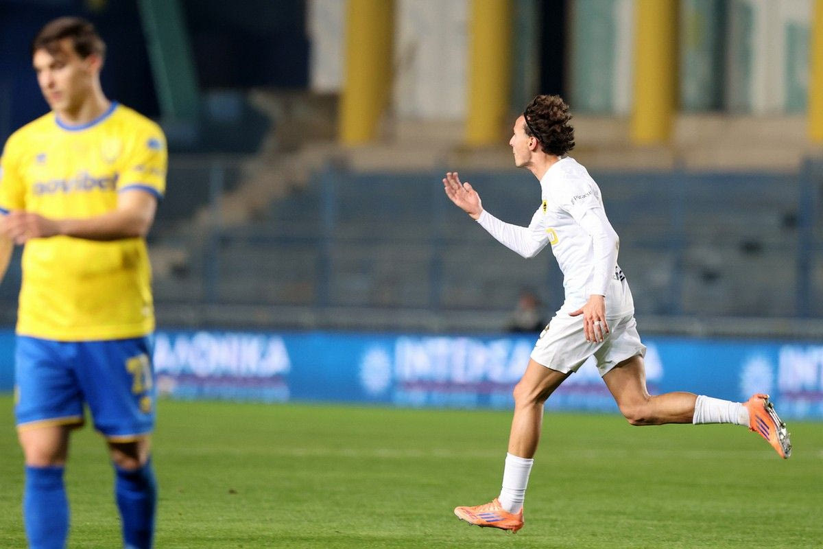 Σόου Λούμπιτσιτς: Δεύτερο γκολ του Κροάτη χαφ μέσα σε τέσσερα λεπτά για το 4-0