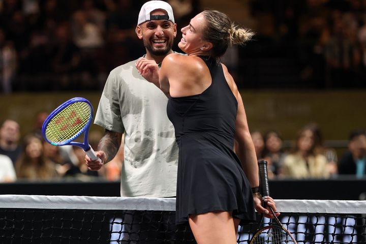 Ο Νικ Κύργιος νικητής στη "Μάχη των Φύλων": Κέρδισε 2-0 σετ το Νο.1 του κόσμου, Αρίνα Σαμπαλένκα