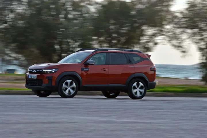 Οδηγούμε μια SUV πρόταση με χαρακτήρα: Αυτό είναι το νέο υβριδικό Dacia Bigster