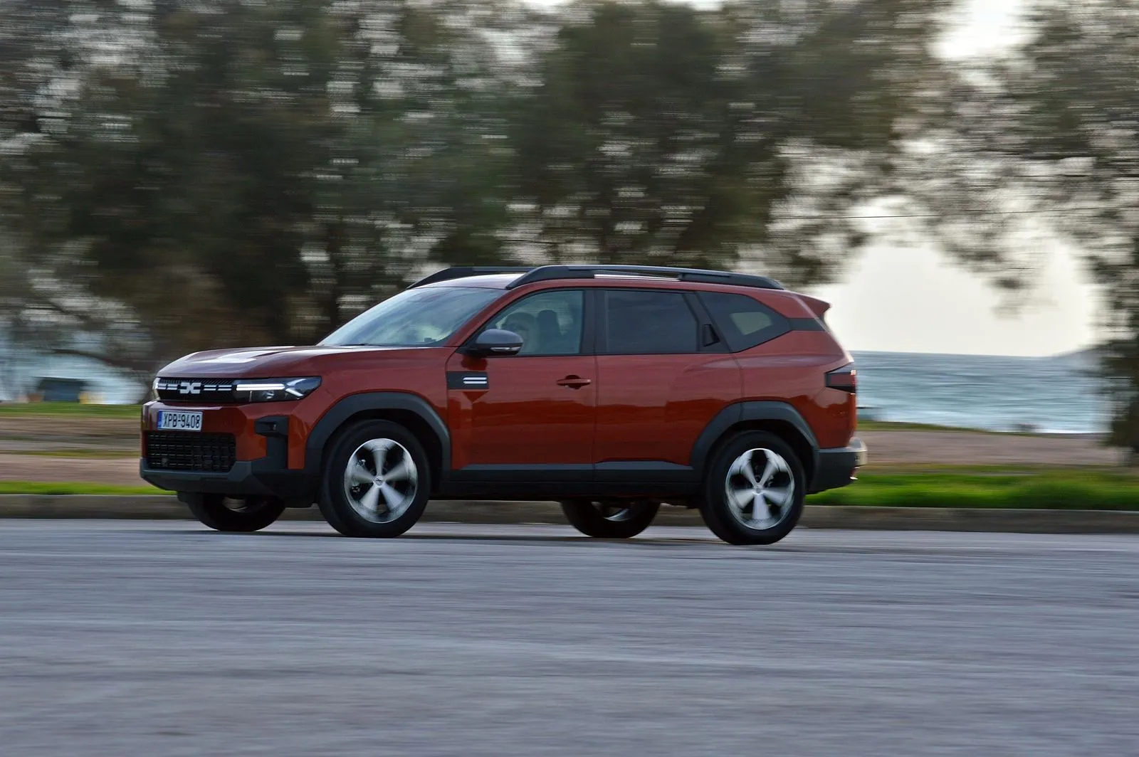 Οδηγούμε μια SUV πρόταση με χαρακτήρα: Αυτό είναι το νέο υβριδικό Dacia Bigster